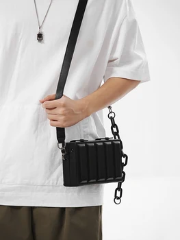 Тенденция чанта-кутия от изкуствена кожа Унисекс минималистичного дизайн, мъжки малка чанта-прашка, верига, Чанти през рамо, мъжки чанти 19 * 5,5* 12 см