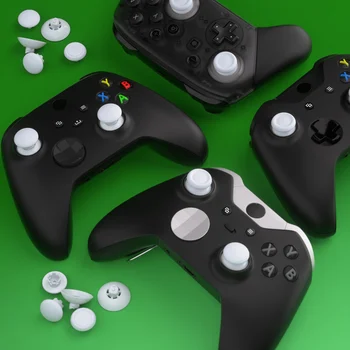Сменяеми джойстици eXtremeRate контролера на Xbox Основната, Xbox One S / X и Xbox Elite V1, бял джойстик Робот за NS Pro